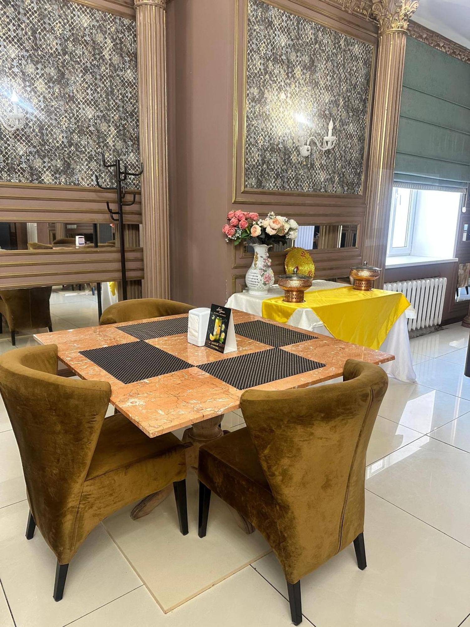 Lion Hotel Astana Eksteriør billede