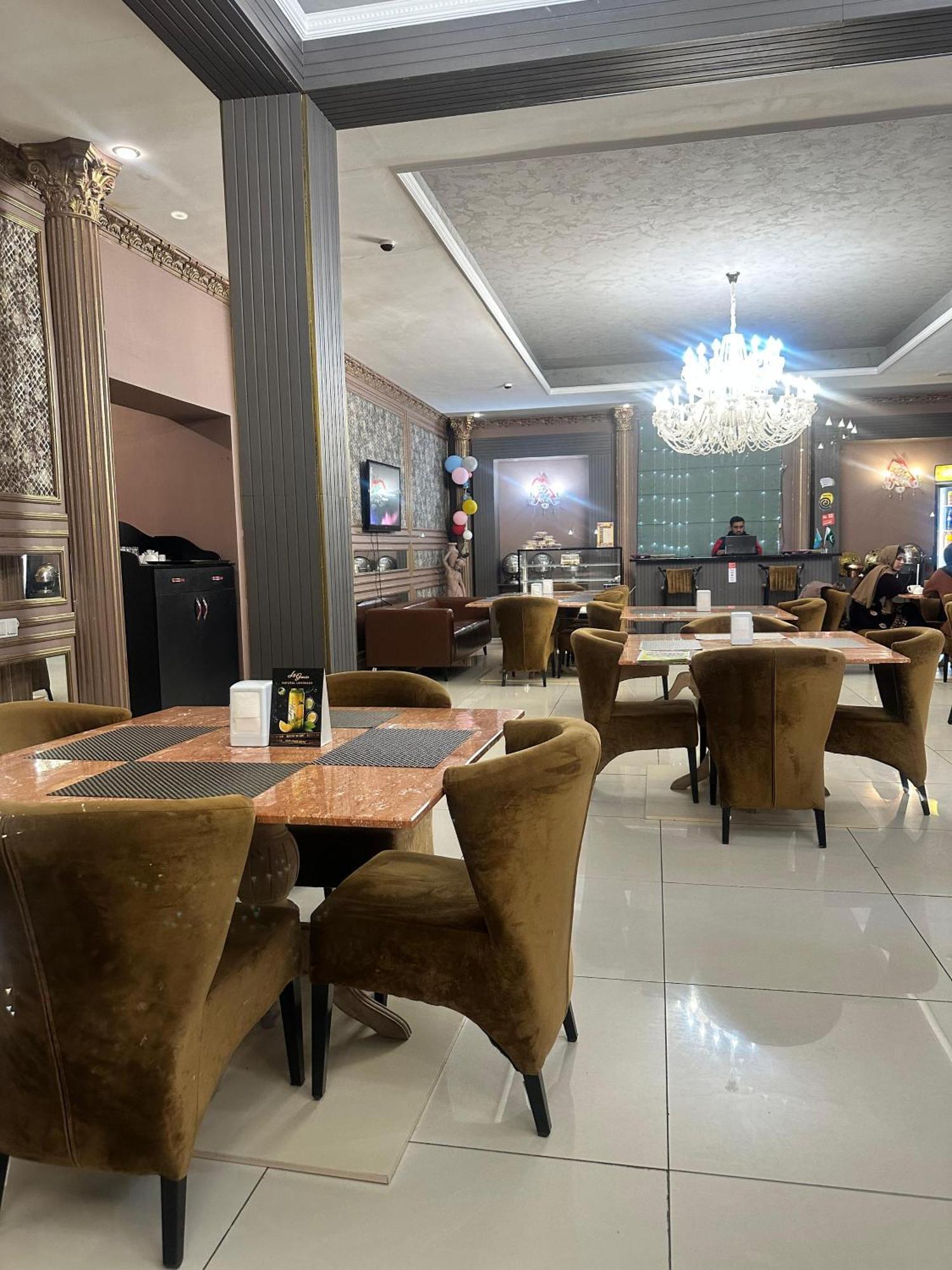 Lion Hotel Astana Eksteriør billede